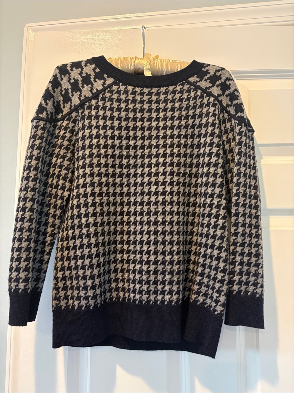 J. Crew Women’s Navy and Grey Houndstooth Sweater